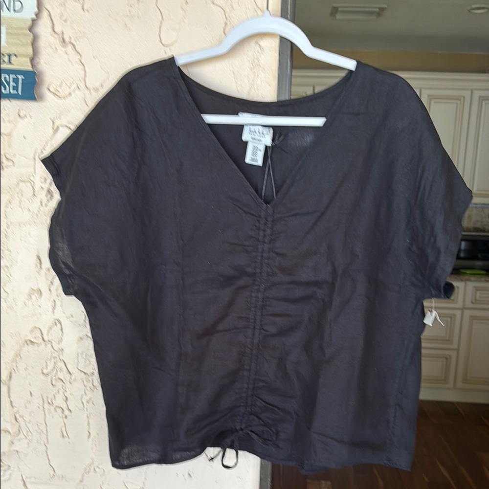 Nicole Miller Boxy Short Sleeve Blouse in Black and Blue